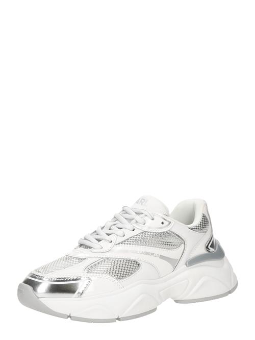 Se Karl Lagerfeld Sneaker low 'KOMET'  sølv / hvid ved About You