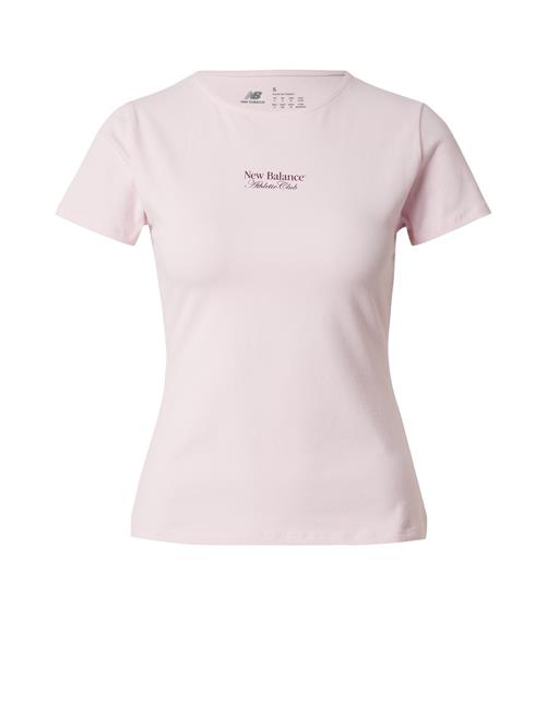 Se new balance Shirts  pastelpink / mørkerød ved About You