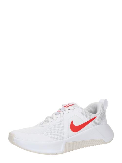 Se NIKE Sportssko 'MC Trainer 3'  knaldrød / hvid ved About You