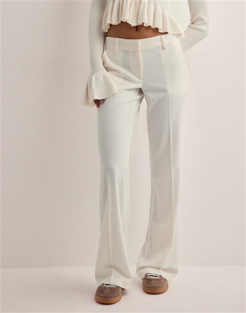 Nelly - Hvid - Low Waist Flare Suit Pants