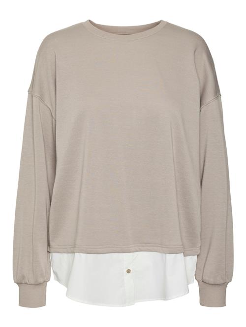 Se VERO MODA Sweatshirt 'VMYOYO'  taupe / hvid ved About You