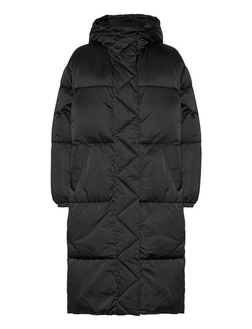 Se Tommy Jeans Tjw Long Satin Puffer Tommy Jeans Black ved Booztlet