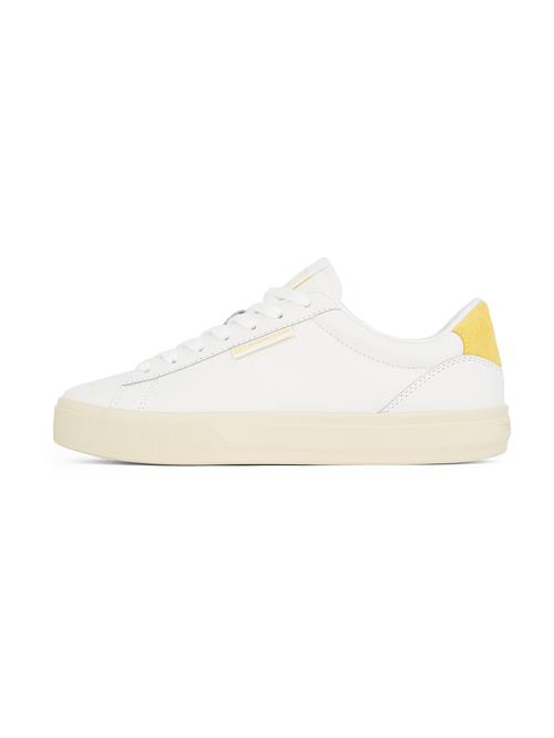 Se Tommy Jeans Sneaker low 'ESS'  gul / hvid ved About You