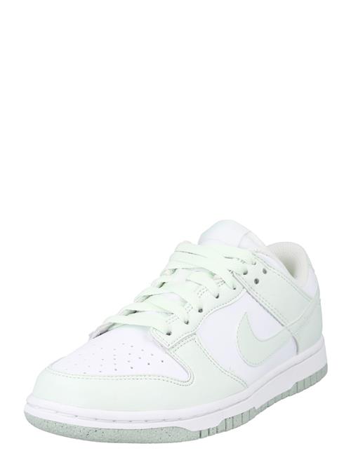 Se Nike Sportswear Sneaker low 'DUNK LOW NEXT NATURE'  mint / hvid ved About You