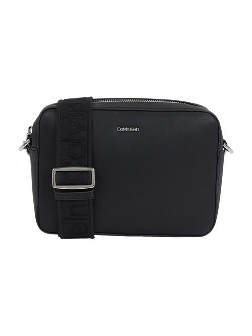 Calvin Klein Skuldertaske 'MUST'  sort