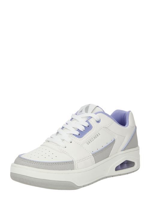 Se SKECHERS Sneaker low 'UNO COURT'  lyseblå / sølvgrå / hvid ved About You