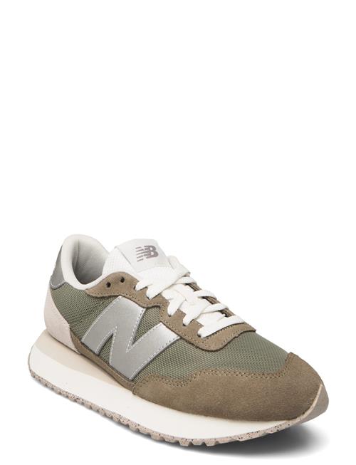 Se New Balance 237 New Balance Khaki ved Booztlet