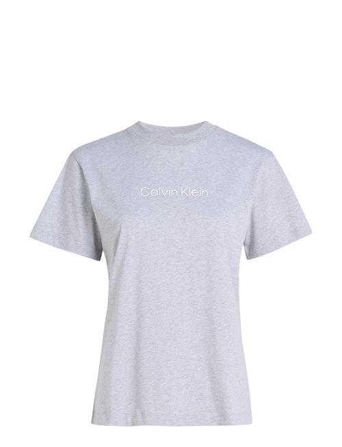 Se Hero Logo Regular T-Shirt Calvin Klein Grey ved Booztlet