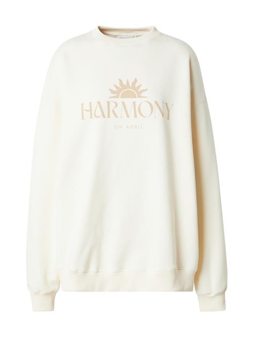 Se OH APRIL Sweatshirt 'Harmony'  sand / lysebeige ved About You