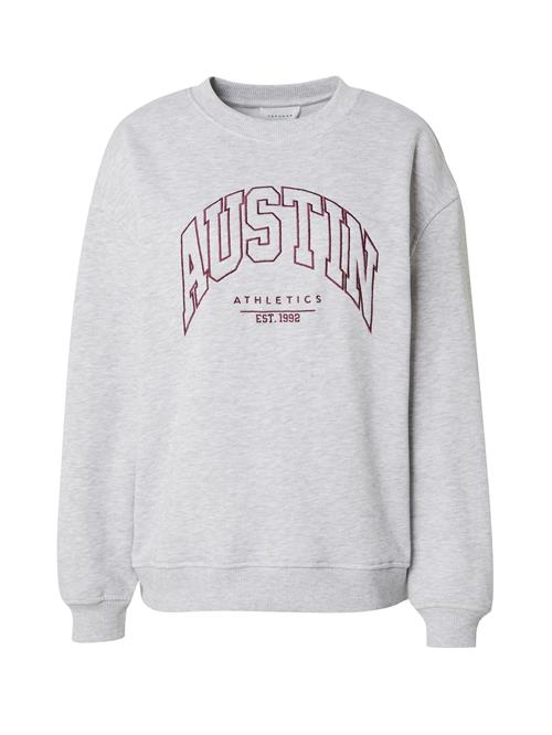 Se TOPSHOP Sweatshirt 'Austin'  lysegrå / vinrød ved About You