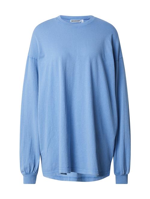 Se WEEKDAY Oversized bluse 'Lindy'  lyseblå ved About You