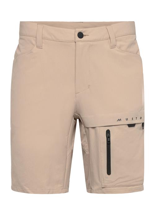 Se M Evo Deck Stretch Short Musto Beige ved Booztlet