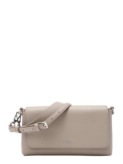 Calvin Klein Skuldertaske 'MUST'  taupe