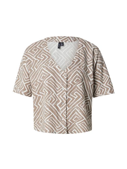 Se VERO MODA Bluse 'VMJESMILO'  mørkebeige / hvid ved About You