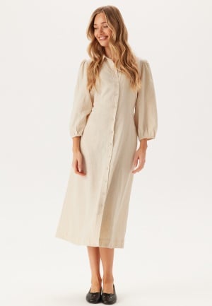 Se YAS Yasflaxy 3/4 LINEN SHIRT DRESS Birch 46 ved Bubbleroom