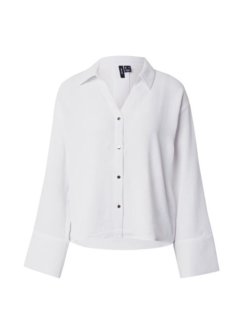 Se VERO MODA Bluse 'VMALVA'  hvid ved About You