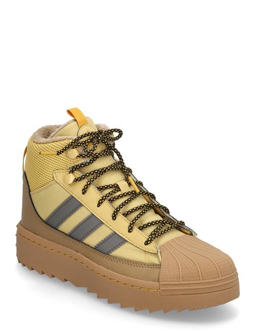 Se Superstar Winter Trek J Adidas Originals Yellow ved Booztlet