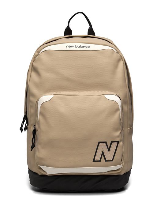 Se Legacy Backpack New Balance Beige ved Booztlet