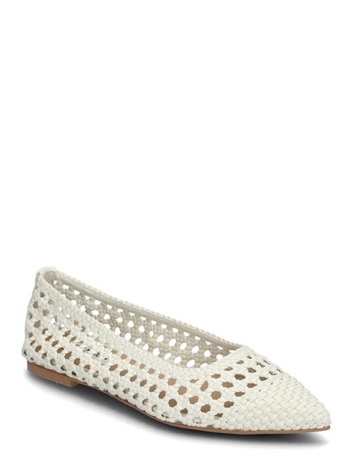 Saxton Ballerina Steve Madden White