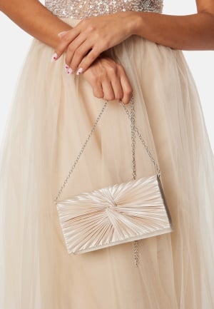 Se BUBBLEROOM Knot Clutch Champagne Onesize ved Bubbleroom