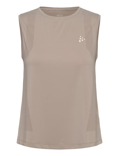 Se Adv T Perforated Tank Top W Craft Beige ved Booztlet