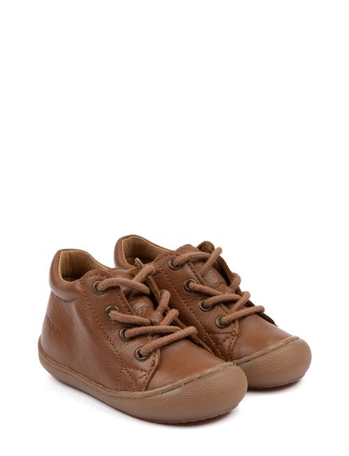 First™ Sport Lace Shoe Pom Pom Brown