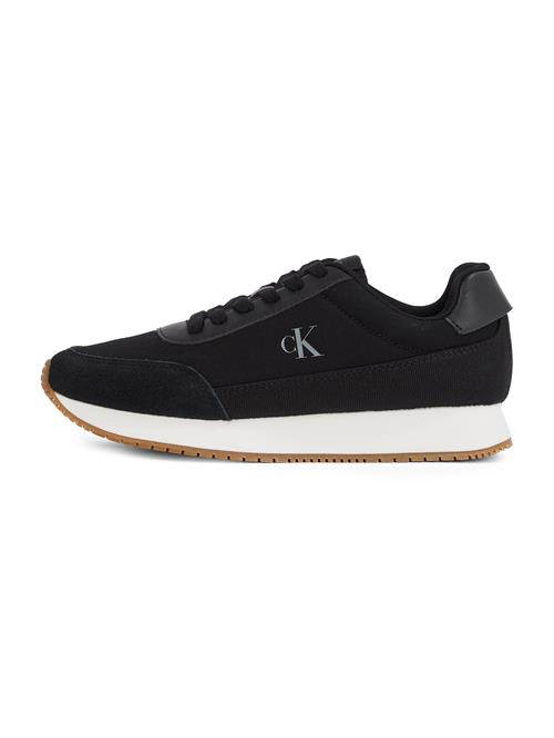 Se Calvin Klein Jeans Sneaker low  sort / hvid ved About You