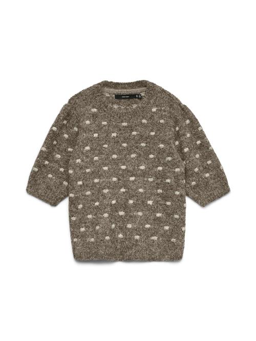 Se VERO MODA Pullover 'NOVAHDOTTY'  beige / brun ved About You