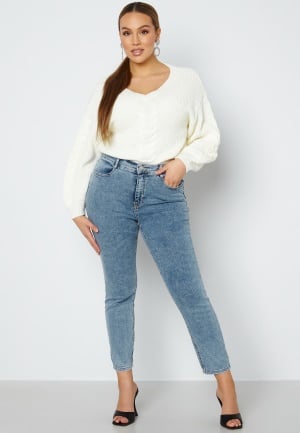 Se BUBBLEROOM Sandy Highwaist Superstretch Light denim 54 ved Bubbleroom