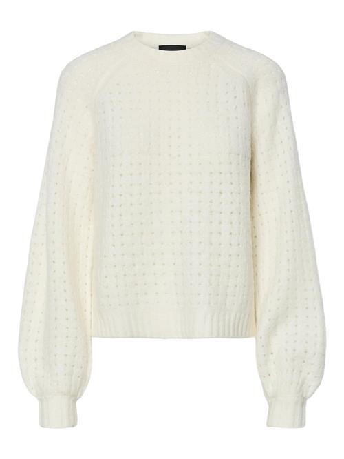 Se PIECES Pullover 'Sikka'  hvid ved About You