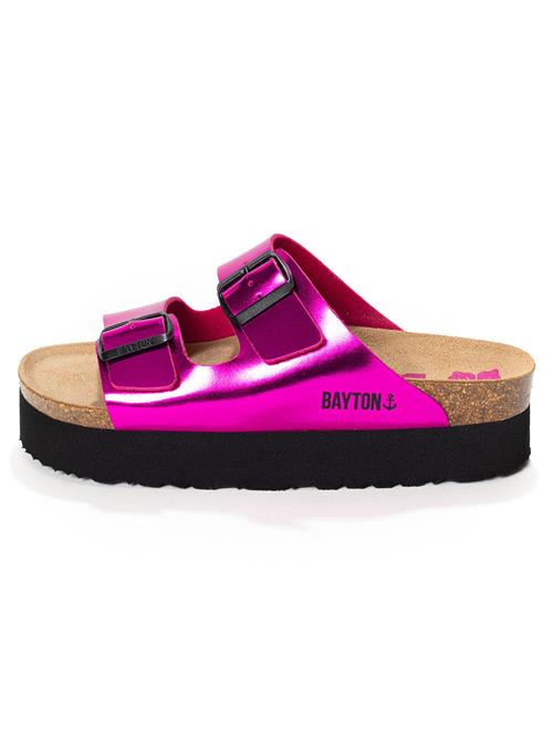 Se Bayton Pantoletter 'JAPET'  lysebrun / fuchsia / sort ved About You