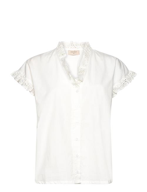 Blouse From Freequent In A Beautiful Material. The Blouse Has A Simple Silhouett FREE/QUENT White