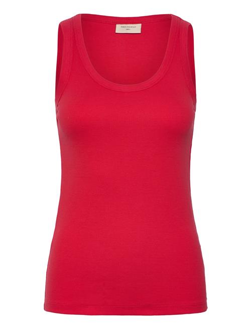 Top From Freequent In A Soft, Ribbed Material. The Top Has A Simple Silhouette W FREE/QUENT Red