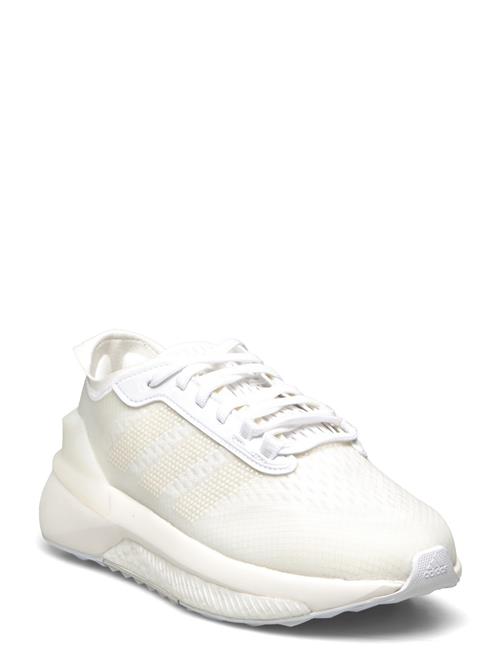 Se Avryn J Adidas Sportswear White ved Booztlet