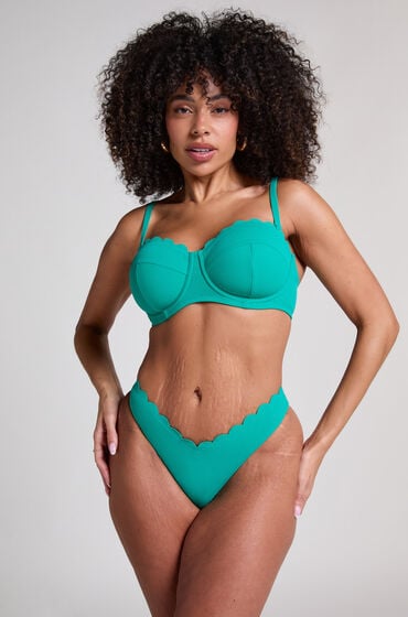 Hunkemöller Højskåret Bikinitrusse Scallop grøn