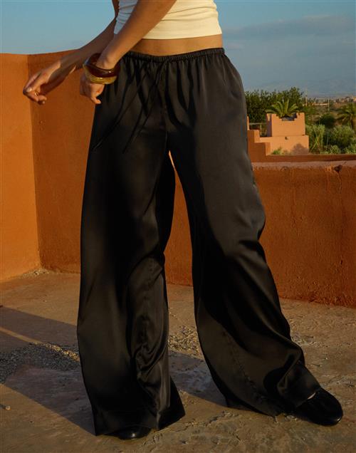 Nelly - Sort - Pull On Satin Pants