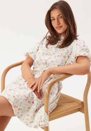 VERO MODA Vmjosie 2/4 SHORT VOLUME DRESS Birch AOP:Flower M