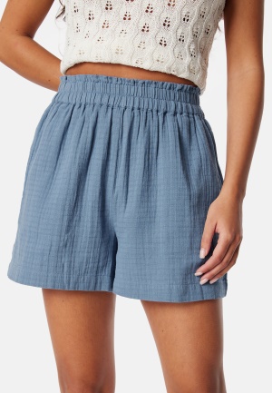 VILA Vilania High Waist shorts Cornflower blue 42