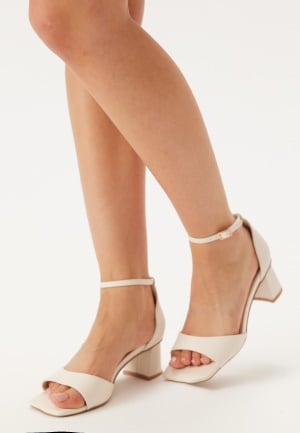 BUBBLEROOM Low Heel Sandal  Cream 41