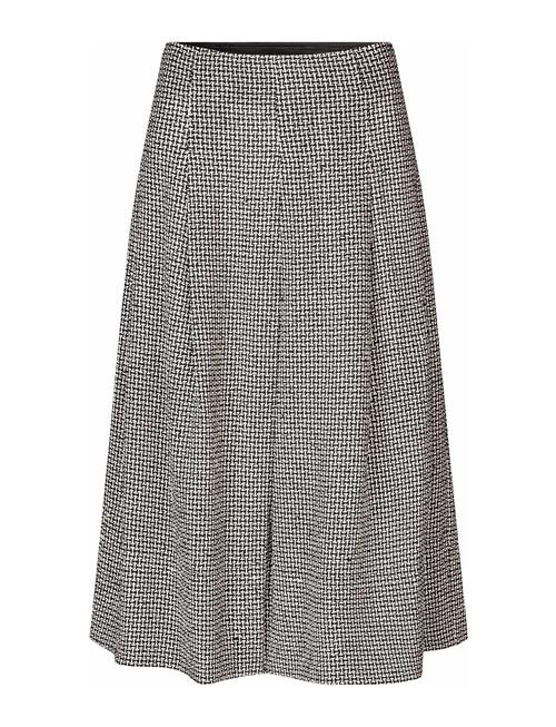 Maselah Masai Black