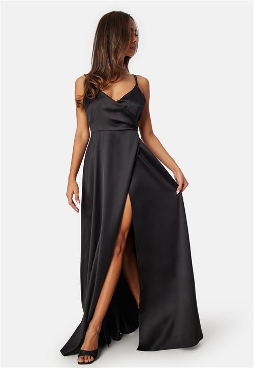 Bubbleroom Occasion Satin strap Gown