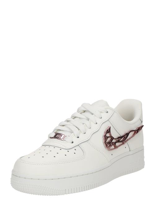 Nike Sportswear Sneaker low 'AIR FORCE 1 '07'  rosa guld / offwhite