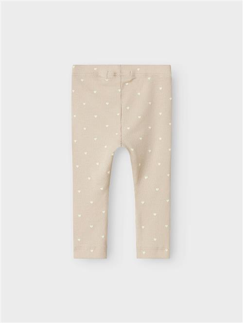 Se Lil'Atelier Leggings 'NBFGAGO'  creme / greige ved About You