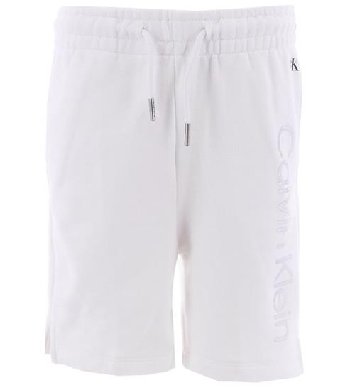 Se Calvin Klein Sweatshorts - Bright White/Silver ved KidsWorld
