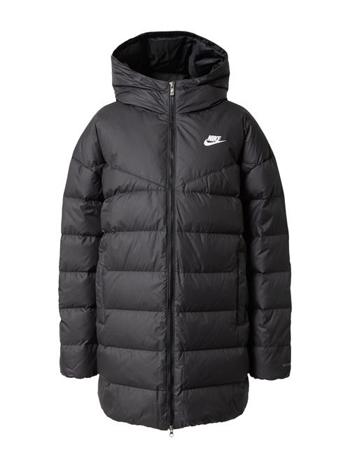Nike Sportswear Vinterjakke 'Essential'  sort / hvid