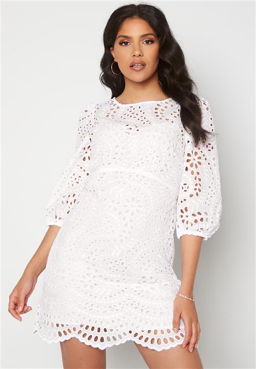 FOREVER NEW Megan Broidere Shift Dress