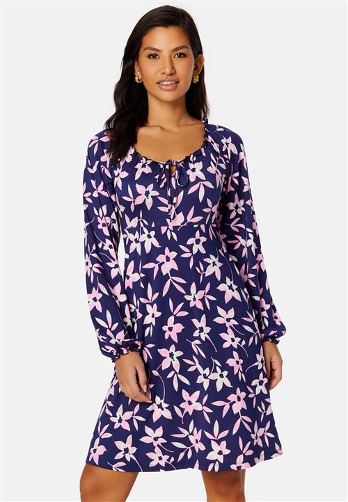 Happy Holly Tessan long sleeve dress