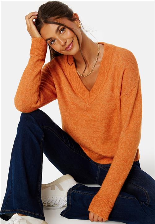 Se SELECTED FEMME Maline LS Knit V-Neck ved Bubbleroom
