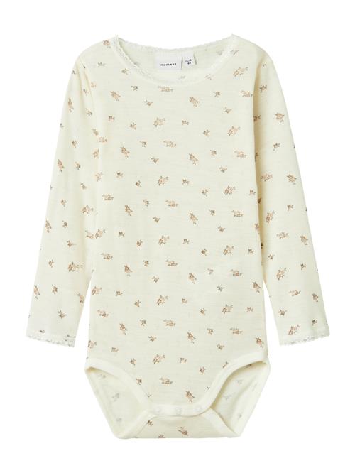 Se NAME IT Sparkedragt/Body 'NMFWang'  beige / oliven / hvid ved About You