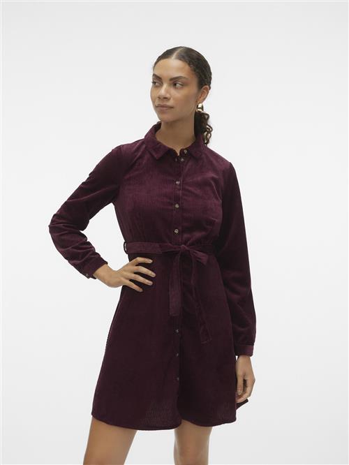 Se VERO MODA Kjole 'NINA'  purpur ved About You